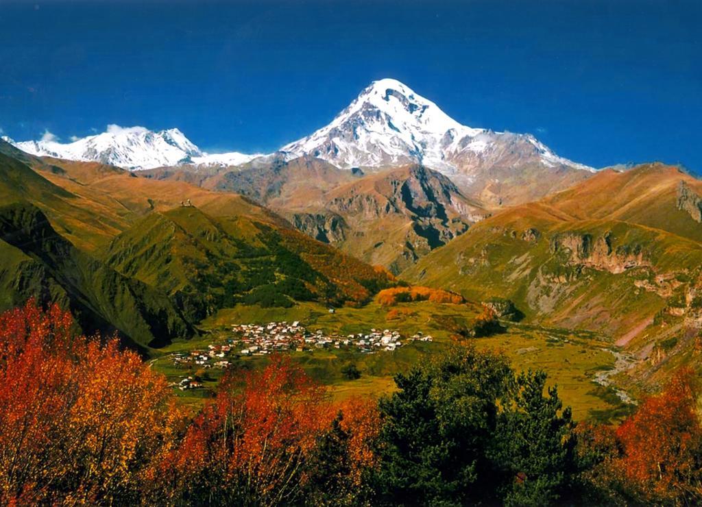 Гостевой дом Сандро Казбеги Экстерьер фото